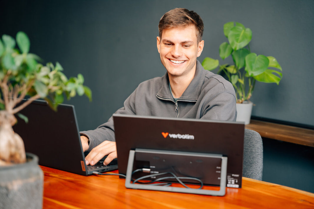 Verbatim Portable 15.6" FHD LIGHT