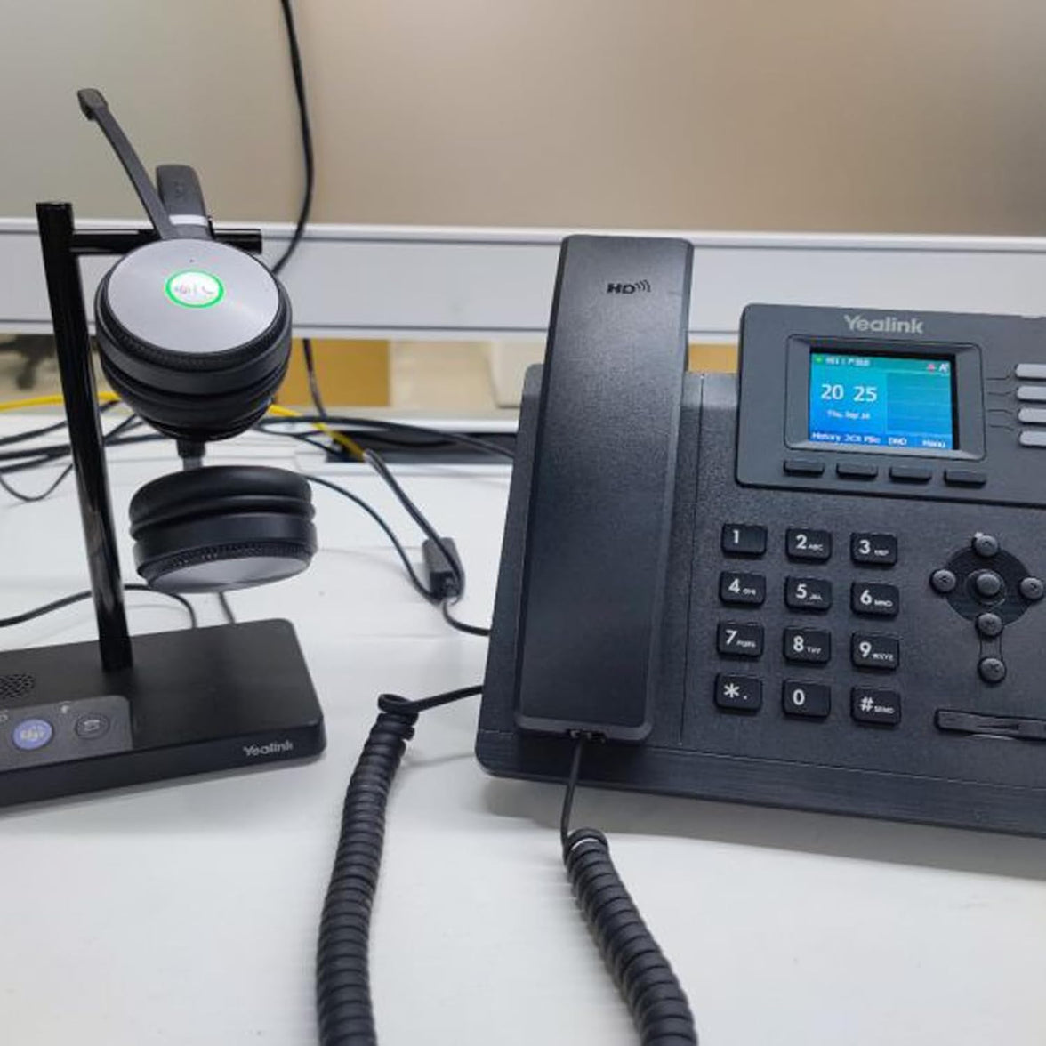 Yealink EHS35 Headset adaptor (T3 phones and Yealink EHS headsets)