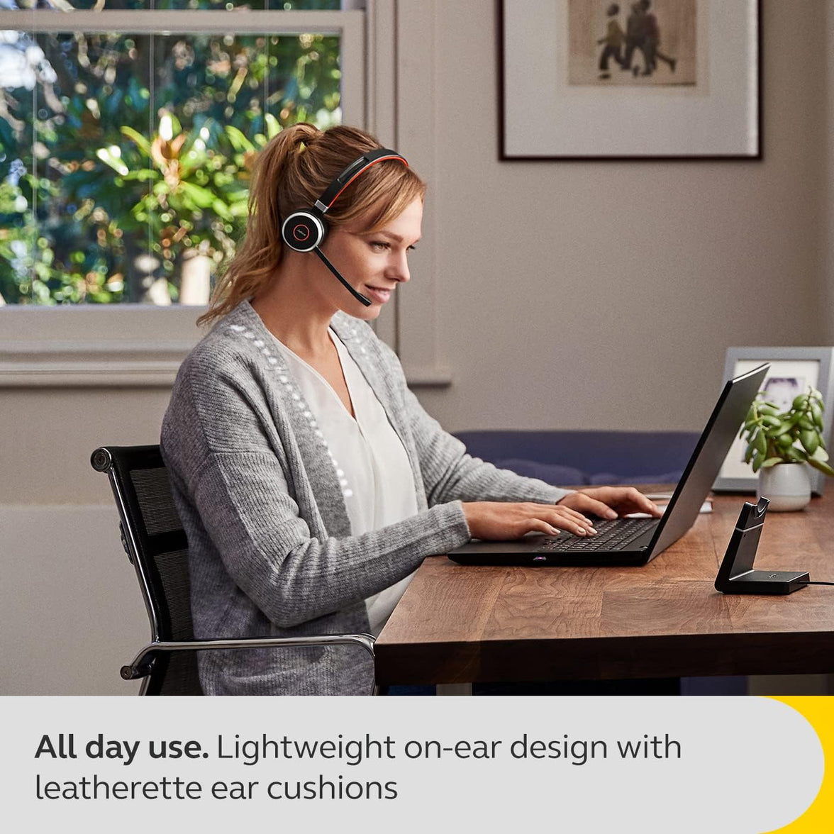 Jabra Evolve 65 SE UC Mono with Jabra LINK 390 USB-A and Charging Stand *EOL*