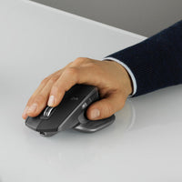 Logitech RF 2.4GHz, 10m, 200–4000 DPI, Li-Po 500mAh, 85.7×126×48.4 mm, 145g