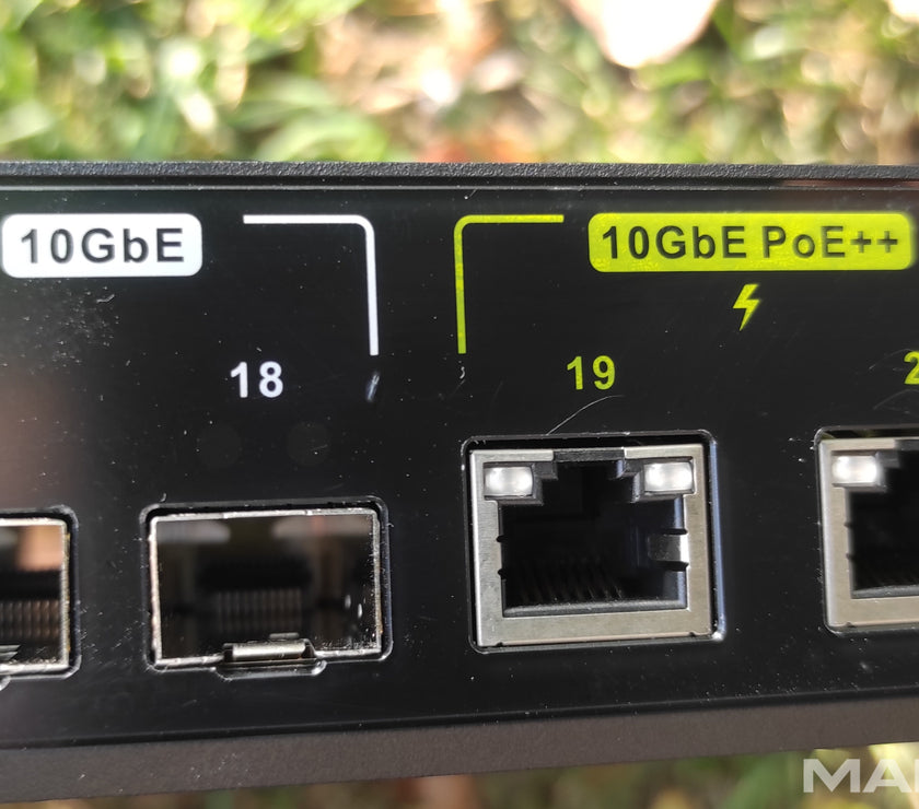 QNAP QSW-M2116P-2T2S 20 port Switch