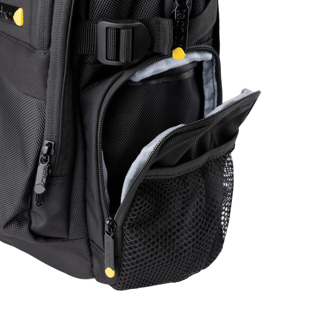 3715 15.6 INCH Black Backpack