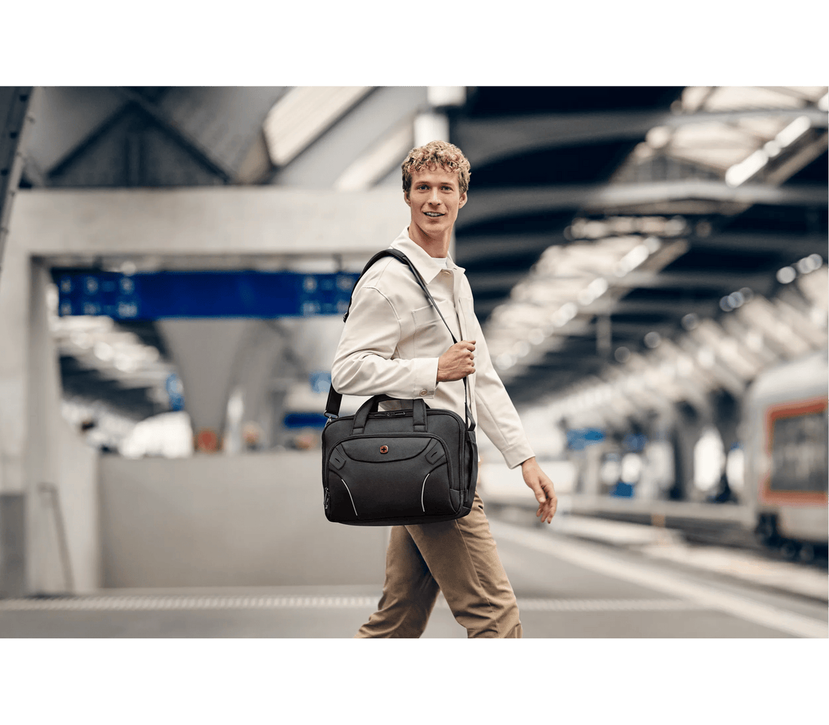 Wenger Cosmic Brief 14-16