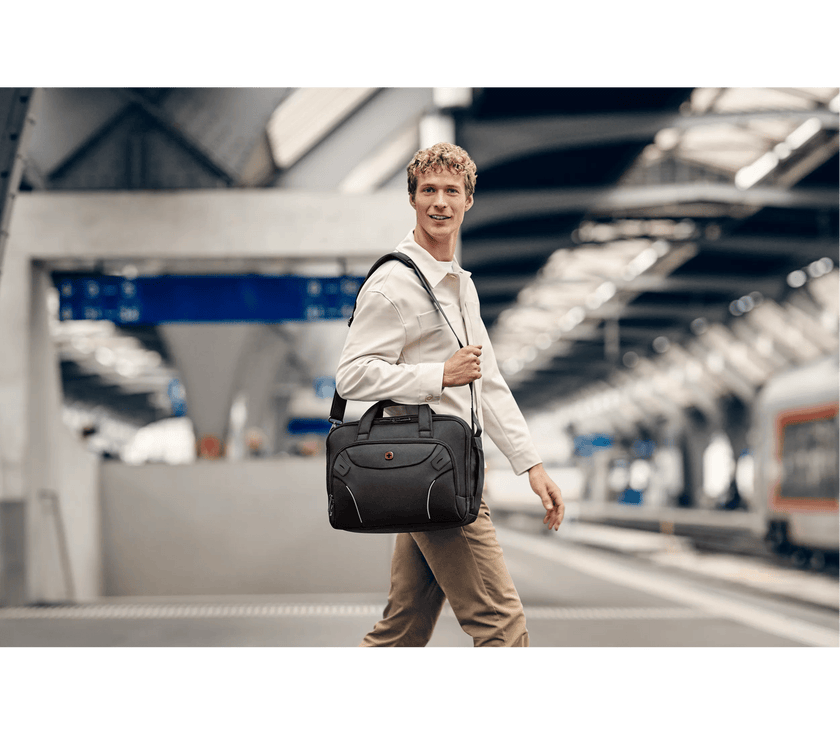 Wenger Cosmic Brief 14-16