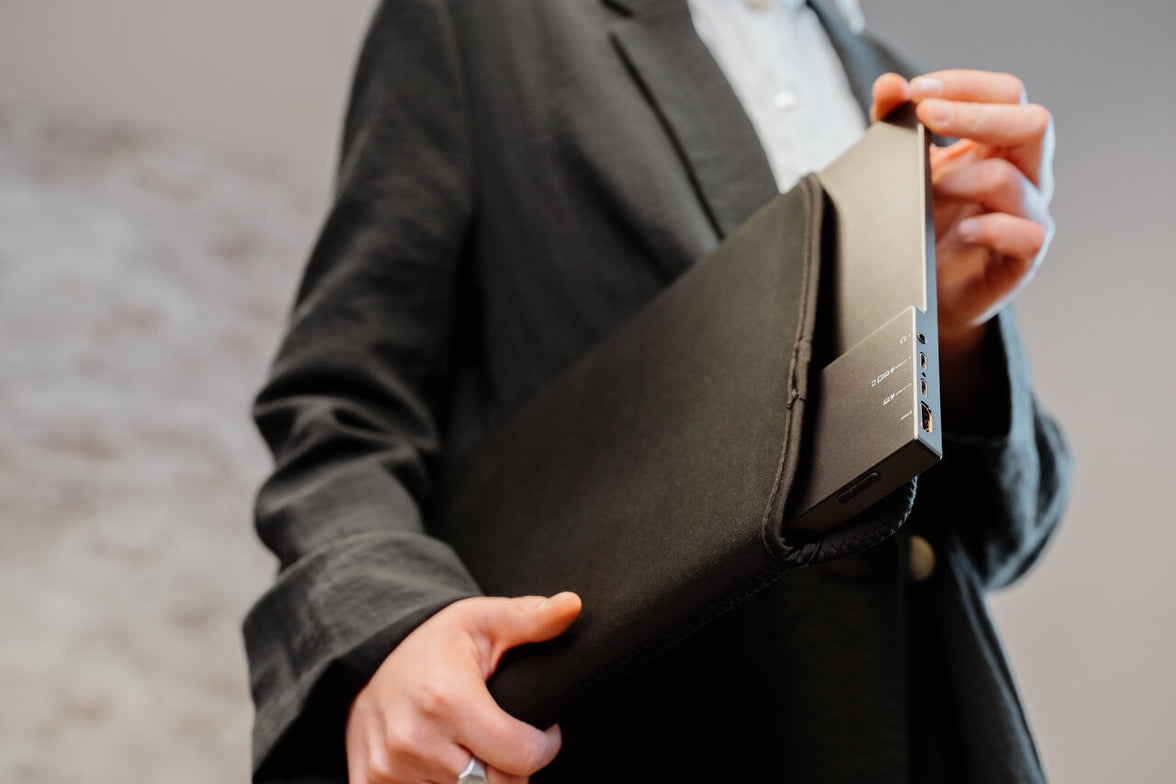 Verbatim Portable Touchscreen Monitor Ultra HD 4K - 17.3”