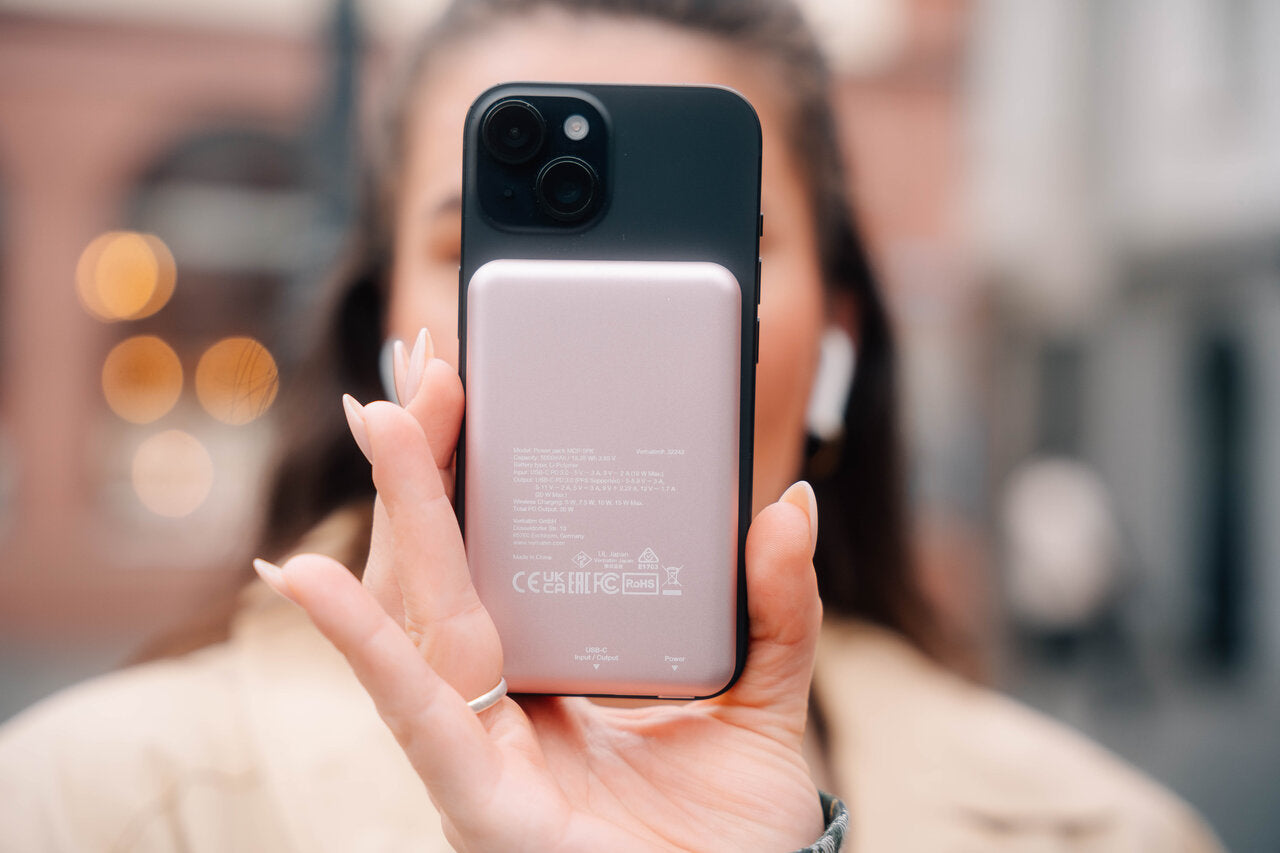 Verbatim Charge 'n' Go Power Bank 5000mAh Magnetic Wireless Charging - Pink