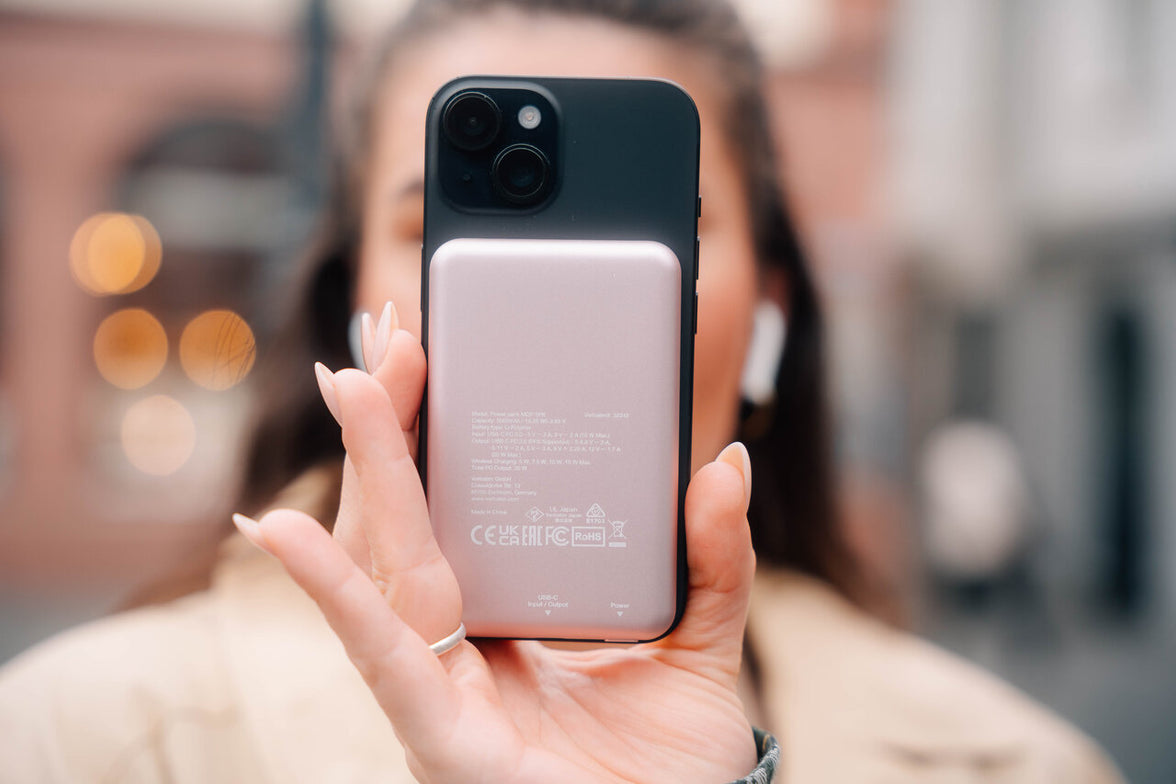 Verbatim Charge 'n' Go Power Bank 5000mAh Magnetic Wireless Charging - Pink
